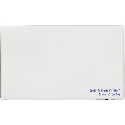 Weißes Whiteboard mit magnetischer, emaillierter Oberfläche und Zertifizierung, Ansicht von vorne.
