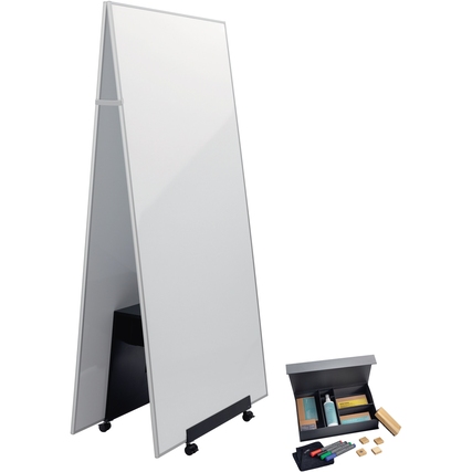 Stehendes Whiteboard mit Zubehörbox und Materialien für Meetings und Workshops.