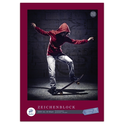 Ein Skateboardfahrer in einem roten Hoodie zeigt eine trickreiche Pose auf dem Zeichenblock.