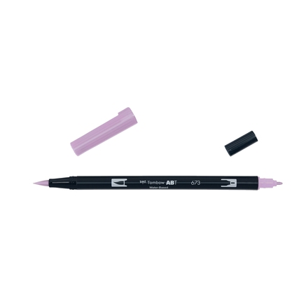 Tombow Pinselstift ABT Dual 673 in der Farbe Orchid mit abgenommenem Deckel.