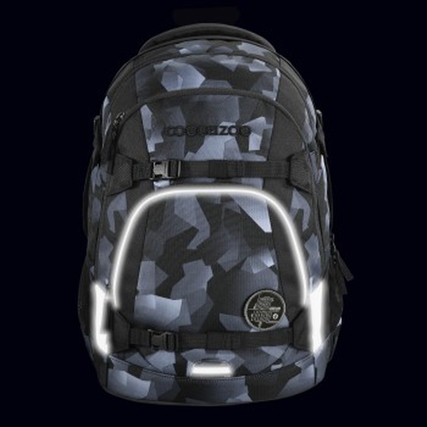 Schulrucksack in grauem, geometrischem Design mit reflektierenden Elementen auf der Vorderseite.