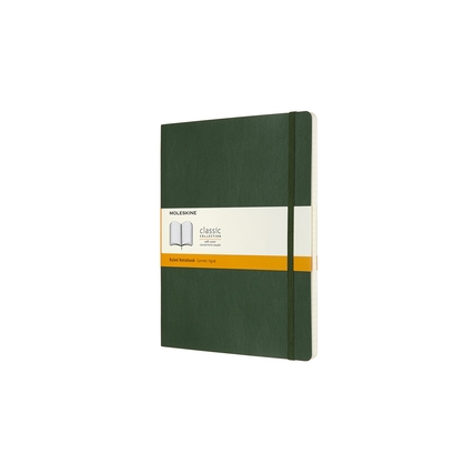 Moleskine Notizbuch Classic Softcover XL in myrtengrün mit Papierbanderole und Gummibandverschluss.