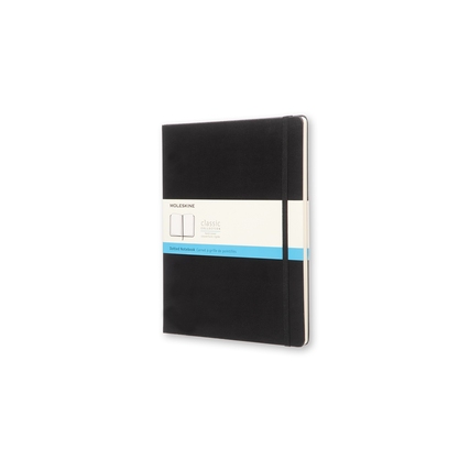 Schwarzes Moleskine Notizbuch Classic Hardcover XL mit punktkarierten Seiten und Papierbanderole.