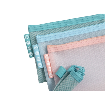 Drei transparente Kleinkrambeutel in Pastellfarben mit Reißverschluss in verschiedenen Größen.