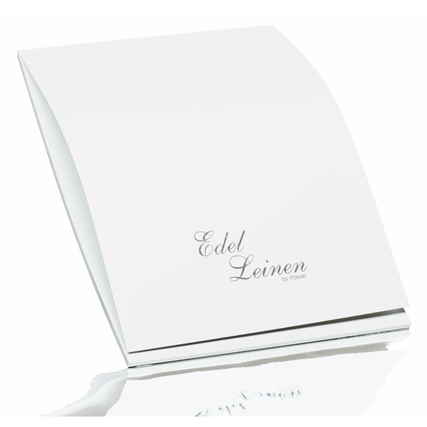 Hochwertiger Briefblock mit Leinenprägung, aufgeklappt und in leicht schräger Ansicht.