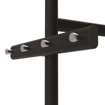 Standgarderobe mit mehreren Haken in modernem Design, detailreiche Nahaufnahme der Hakenleiste.
