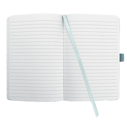 Offenes Notizbuch mit liniertem Papier und einem Leseband in der Mitte.