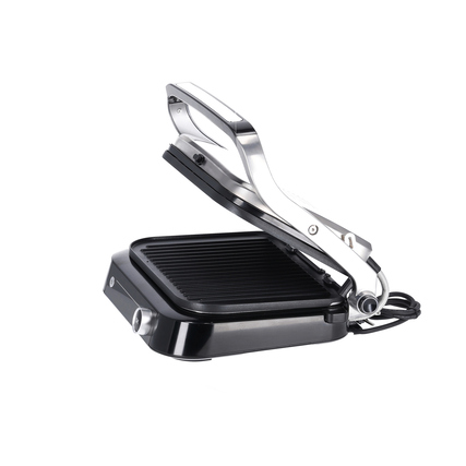 Kontaktgrill mit aufklappbarem Deckel und Antihaftbeschichtung in seitlicher Ansicht.