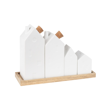 Weißes Tischmenage-Set in Form von Häusern auf einem Holzsockel.