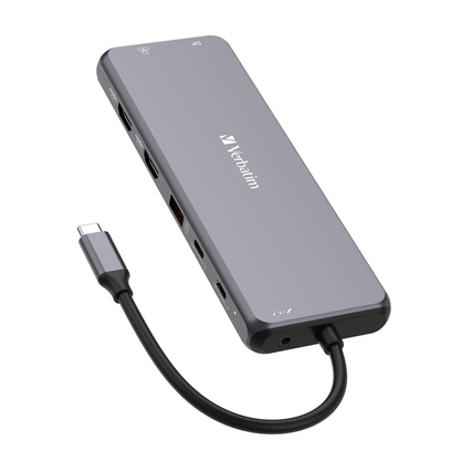 USB-Hub mit einem USB-C-Anschluss und mehreren weiteren Anschlüssen in silberner Farbe.