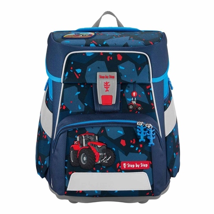 Blauer Schulranzen mit Traktor-Motiv und reflektierenden Elementen auf der Vorderseite.
