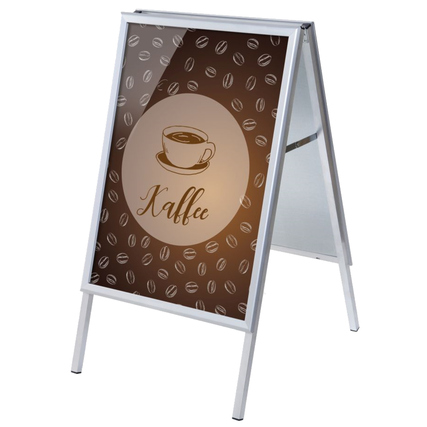 Kundenstopper im A1-Format mit Kaffeemotiv und Kaffeetasse auf braunem Hintergrund.