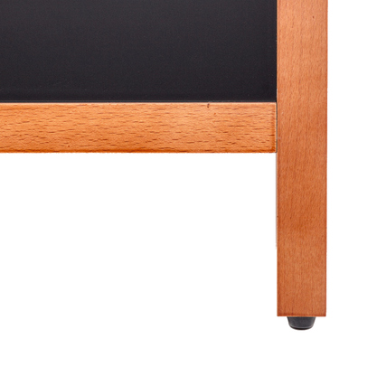 Holz-Kundenstopper mit schwarzer Tafel und hellbraunem Rahmen, seitliche Ansicht.