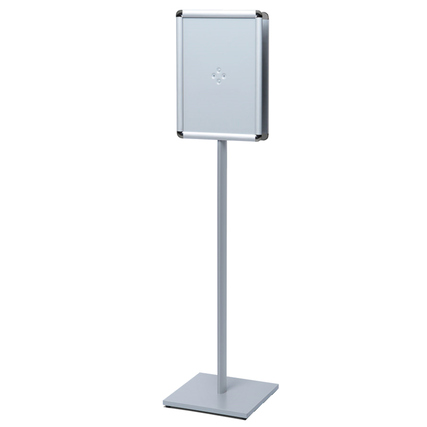 Beidseitiges Infodisplay im DIN A3 Format auf einem Standfuß in silberner Farbe.