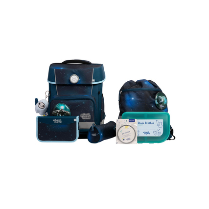 Schulranzen mit Weltall-Motiv, Zubehör und Turnbeutel in Produktabbildung.