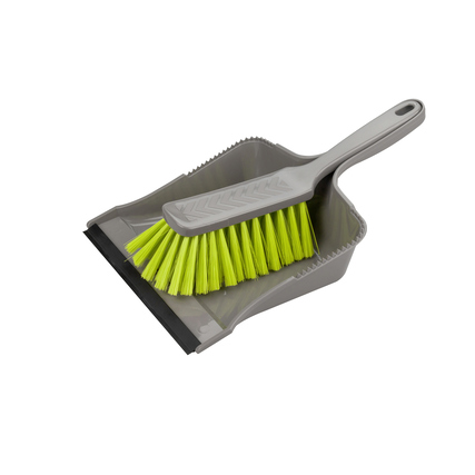Kehrgarnitur mit Schaufel und Bürste, die eine Gummilippe aus TPE Kunststoff besitzt.