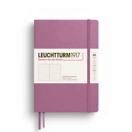 Hardcover Notizbuch im Format DIN A5 mit punktkarierten Seiten in dusty rose Farbe.