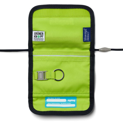 Grüner Brustbeutel mit Sichtfenster, Schlüsselring und verstellbarer Kordel.
