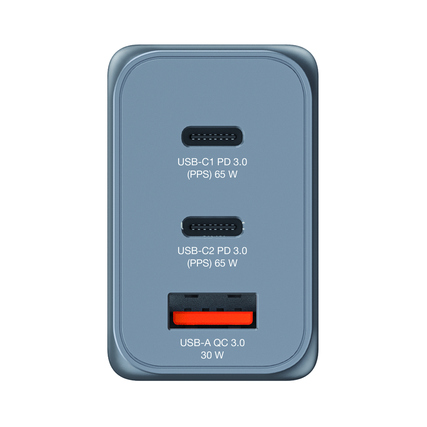GaN-Ladegerät mit zwei USB-C- und einem USB-A-Anschluss auf der Vorderseite.