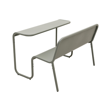 Gartensitzgruppe mit einer langen Tischplatte und einer bankähnlichen Sitzgelegenheit in Grün.