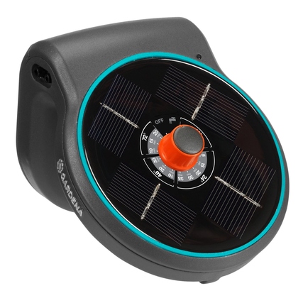 GARDENA AquaBloom Bewässerungssystem mit Solarpanel und Steuerungseinheit.