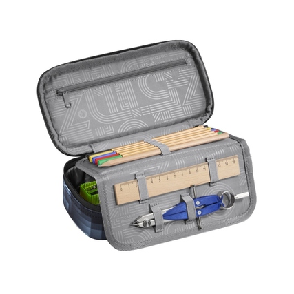 Graues Schlampermäppchen mit Stiften und Fächern geöffnet, zur Aufbewahrung von Schulmaterialien.