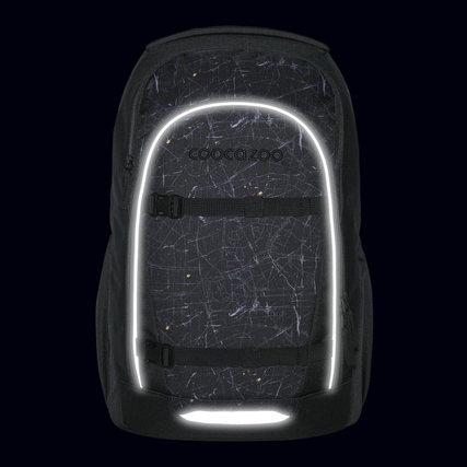 Schulrucksack in Schwarz mit reflektierenden Akzenten und minimalistischer Gestaltung.