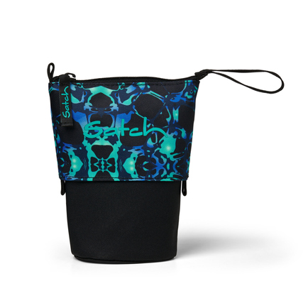 satch Schlampermäppchen Pencil Slider 17 x 19 x 7 cm (B x H x T) Reißverschluss Polyester, 100 % recycelt schwarz Caleido Blue