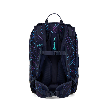 Rucksack in lila Blau mit geometrischem Muster und ergonomischem Tragesystem aus Rückansicht.