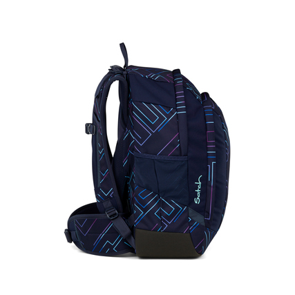 Blau-lila Schulrucksack mit geometrischem Muster, seitliche Ansicht und stabiler Boden.