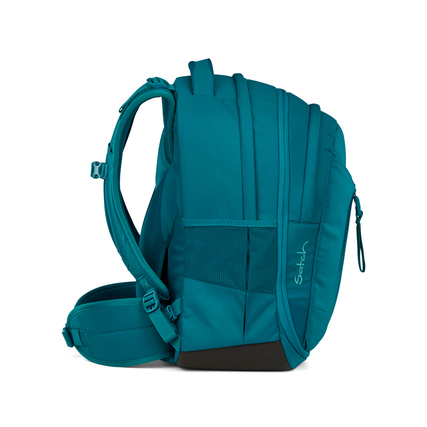 Seitenansicht eines blauen Satch Schulrucksacks mit einem stabilen Beckenbereich.