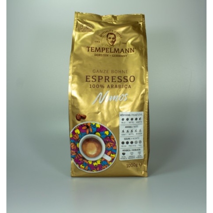 Goldfarbener Beutel mit 1000g TEMPELMANN Espresso Nomos, whole beans, auf grauem Hintergrund.