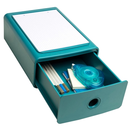 Pazifikblaue Schubladenbox mit offener Schublade und verschiedenen Büroartikeln darin.