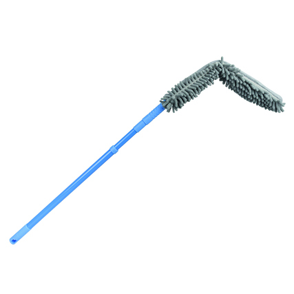 Teleskopierbarer Staubwedel mit flexiblem Kopf und grauem Bezug auf blauem Metallstiel.