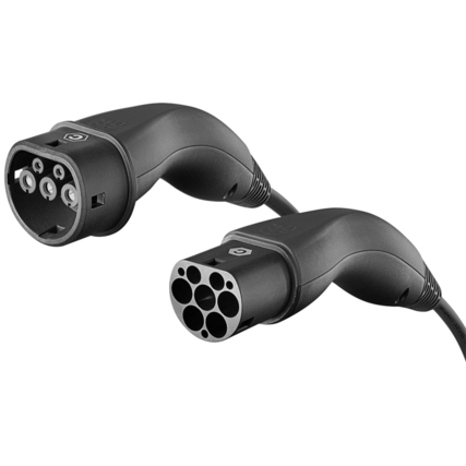 Schwarzes Ladekabel für Elektroautos mit zwei angeschlossenen Steckdosen und gebogenem Anschluss.