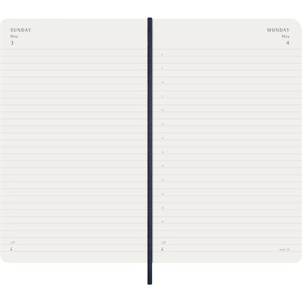 Blick auf eine aufgeschlagene Doppelseite eines blauen Softcover-Buchkalenders mit Datum.