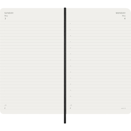 Offene Seitenansicht eines schwarzen Moleskine Buchkalenders mit datierten Kalendertagen.
