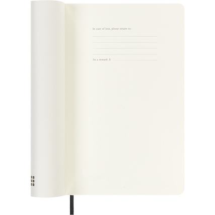 Offene Seite eines schwarzen Moleskine Buchkalenders mit Platz für persönliche Informationen.