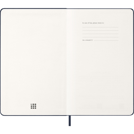 Offene Innenseite eines Moleskine Buchkalenders mit leeren Seiten für persönliche Informationen.