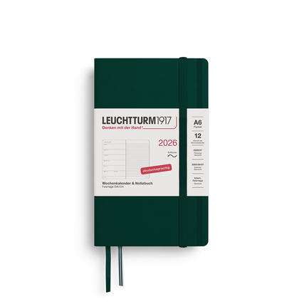 Buchkalender im Pocket-Format DIN A6 in der Farbe forest green für das Jahr 2026.