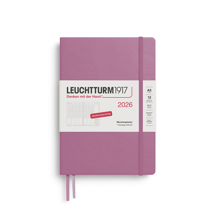 Buchkalender im Format DIN A5 in dusty rose mit Druck- und Stiftschleife für 2026.