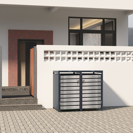 Mülltonnenbox in Silber mit Doppel-Fronttüren, platziert neben einem Haus.