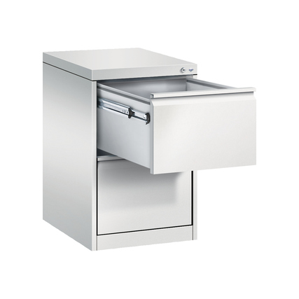 Hängeregistraturschrank in lichtgrau mit geöffneter Schublade und integriertem Griff.