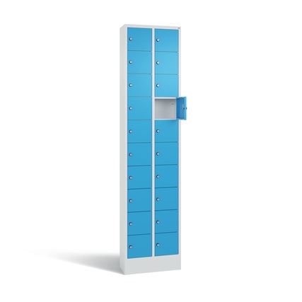 C+P Schließfachschrank Intro mit Sockel 20 Fächer lichtgrau lichtblau Produktbild pa_produktabbildung_2 XL