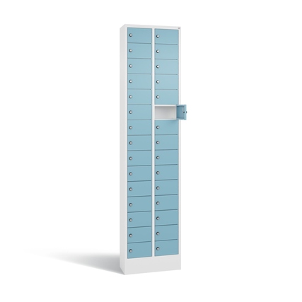 Schließfachschrank mit 30 Fächern in verkehrsweiß und architekturblau, Frontansicht.
