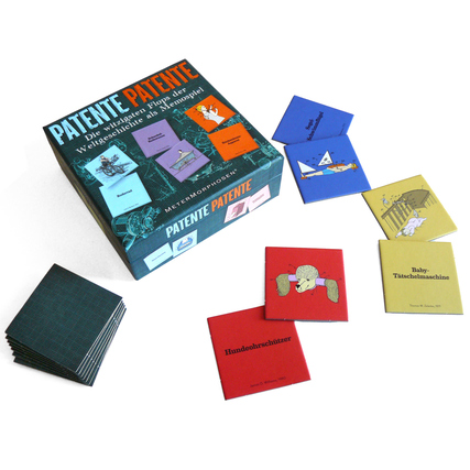 Spielbox und Karten des Gesellschaftsspiels "Patente Patente" für ein Memospiel.