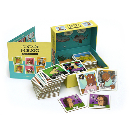 Gesellschaftsspiel "Findet Memo" mit Karten und Verpackung auf einem weißen Untergrund.