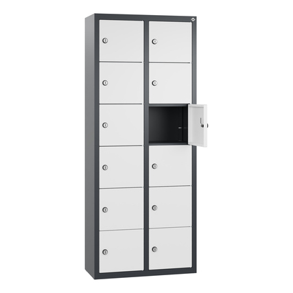 Wandschließfach mit 12 Fächern, geöffnetes Fach zeigt Innenraum, anthrazitgrau und lichtgrau.