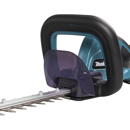 Heckenschere mit ergonomischem Griff und Klinge von der Rückansicht, Akkupack sichtbar.