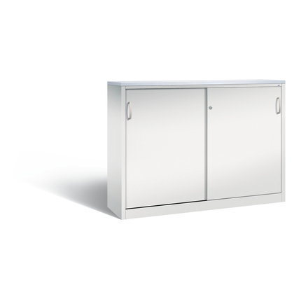 Lichtgrauer Schiebetürenschrank mit zwei Türen und ergonomischen Griffen, in Seitenansicht.